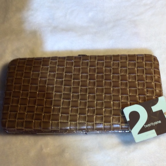 Forever 21 Handbags - 21 Brown Weaved pattern Wallet